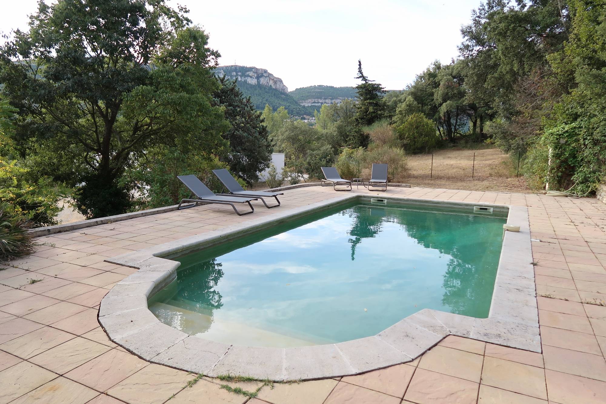 Location meublée villa T4/5 Cassis  au calme, quartier campagne, avec piscine