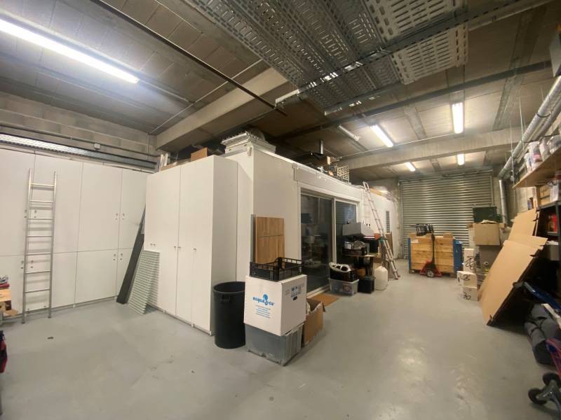 Local commercial 111 m² · à Carnoux · 111 m² · 1 470 €/mois